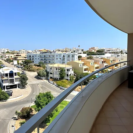 Apartamento T2 Moderno - Cerro Mós